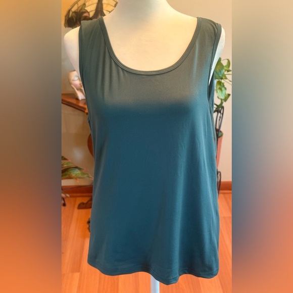 NWOT Womens Sleeveless Cami Tank Top Dark Green Size 2XL Stretch Wide Bands - Picture 1 of 10